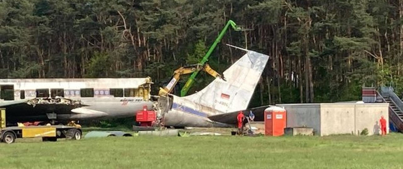 Zerlegung der Boeing 707 in Berlin-Tegel: Schon hier ist zu sehen, ...