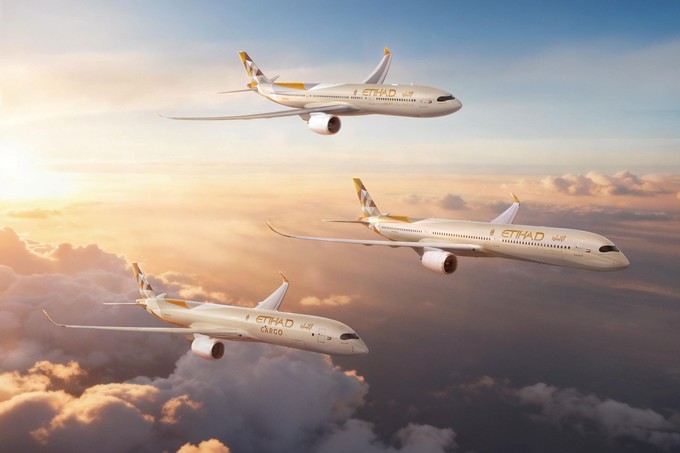 Dienstag (18. November), zweiter Tag der Dubai Airshow 2025: Etihad Airways hat erstmals Airbus A330 Neo geordert. Beim europäischen Hersteller selber bestellt die Fluggesellschaft aus Abu Dhabi sechs A330-900 fest. Zusätzlich mietet sie neun Exemplare von Avolon. Außerdem gibt die Airline bei Airbus sieben weitere A350-1000 und drei weitere A350 F in Auftrag. Sie least zudem vier weitere A321 Neo von Avolon.