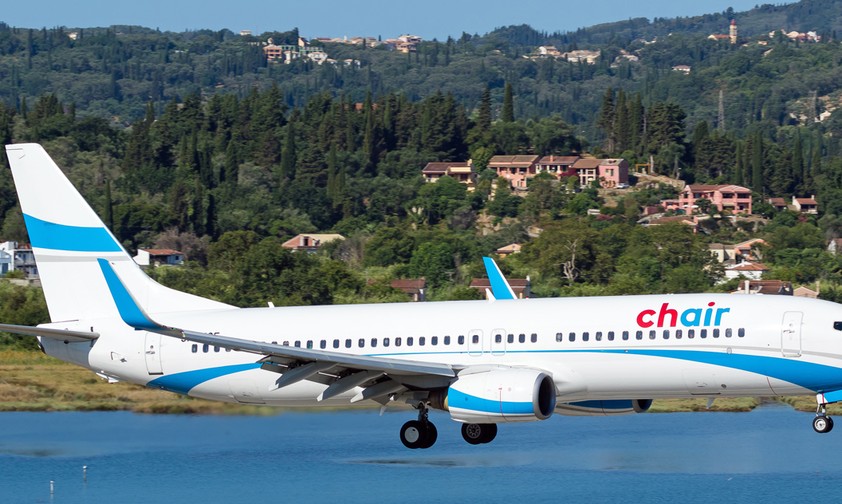 Enter Air mit einem Touch Chair Airlines. Die polnische Airline vermietet der Schweizer...