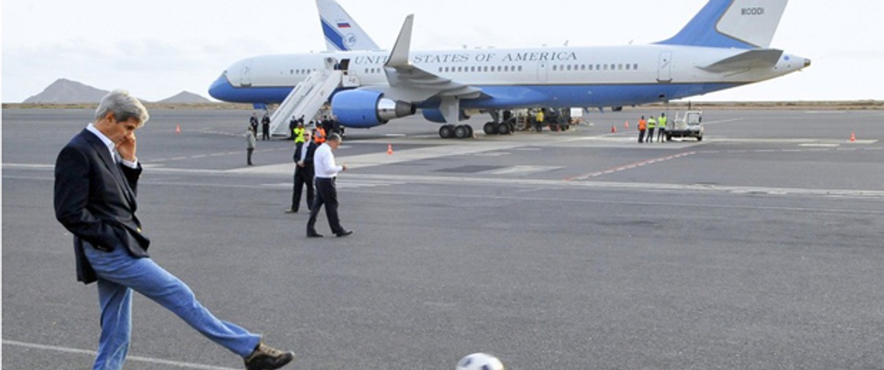 Er reist so viel, dass ein Flugplatz kaum noch fasziniert: US-Außenminister John Kerry.