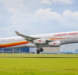 Der A340 von Surinam Airways: Das Fahrwerk ist verschlissen.