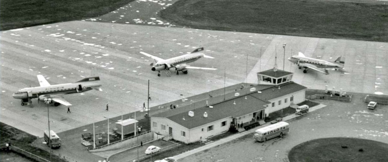 Das Flughafen Oulu 1964 aus der Vogelperspektive.