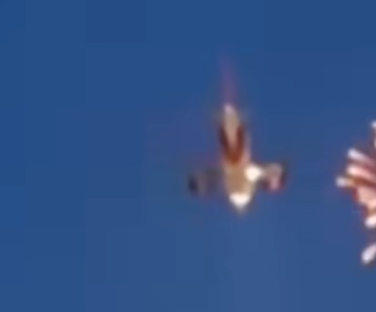 Feuerwerk und Flugzeug: Keine gute Kombination. 