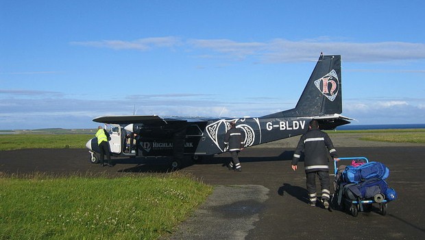 2 Minuten: Den kürzesten Flug Europas gibt es zwischen den beiden schottischen Inseln Westray und Papa Westray. Die drei Kilometer lange Strecke fliegt die Regionalarline Loganair in zwei Minuten - bei Rückenwind auch in einer!