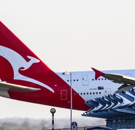 Qantas: Die australische Airline hat ihre Superjumbos in der Wüste geparkt. Sie sieht weiterhin Bedarf für das große Flugzeug auf gewissen Strecken. Details sind aber noch nicht bekannt.