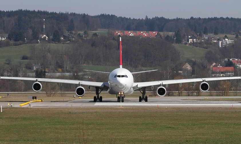 HB-JMH: Der Airbus A340 von Swiss kommt in Luzern ins Museum.