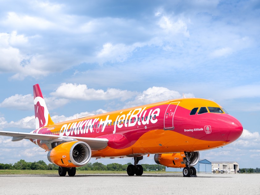 Der Dunkin'-Airbus A320 von Jetblue: Orange und Pink.