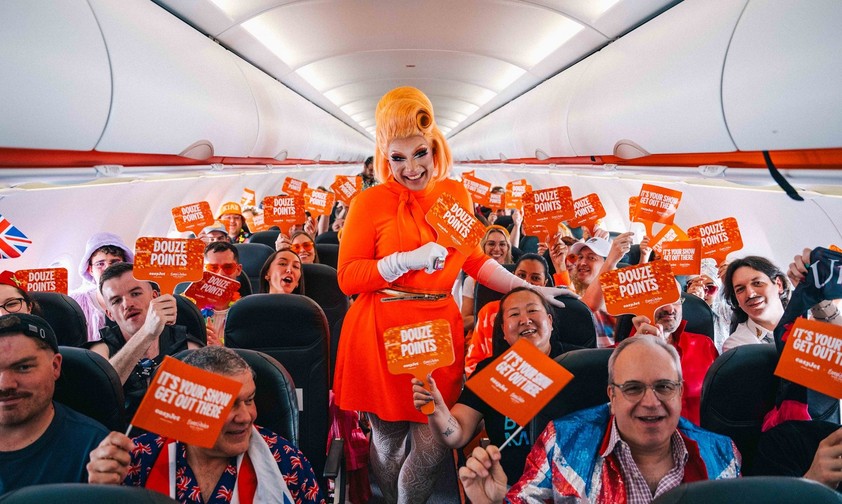 An Bord des Sonderflugs der Superfans zum Eurovision Song Contest 2025: Basel war für die Airline ein Glückstreffer.