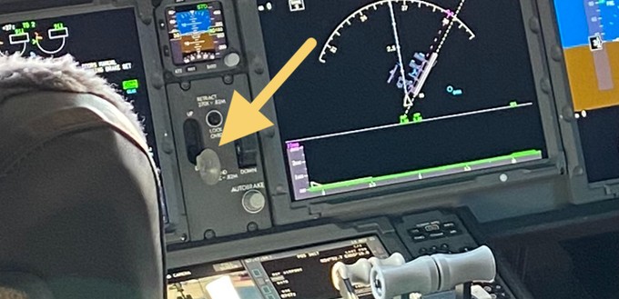 ...im Cockpit der neuen Boeing 777X.