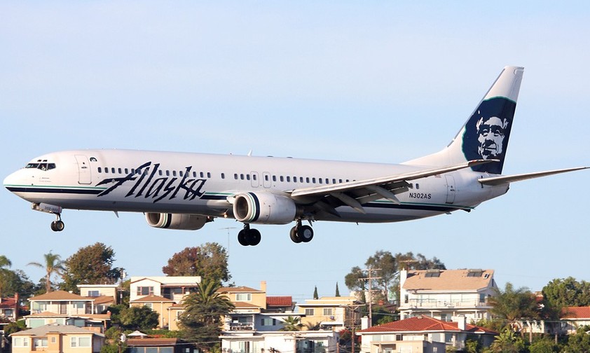 alaksa airlines boeing 737 900 n302as