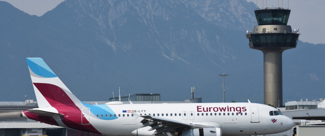 Eurowings-Jet in Salzburg: In einem Flieger der Airline wird geimpft.