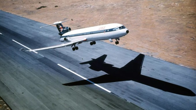 <span class="mw-page-title-main">Hawker Siddeley Trident 3 beim Start: Der Hersteller baute drei Versionen des Vierstrahlers und insgesamt 117 Exemplare.</span>