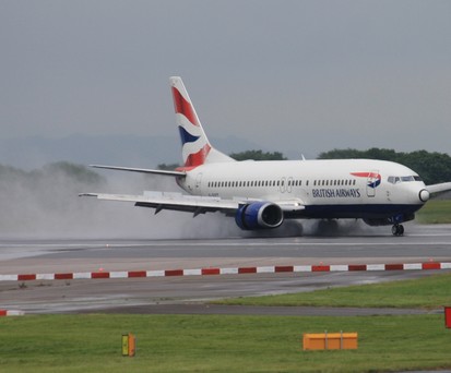 Boeing 737-400 von British Airways (Archivbild 2012): Die Fluglinie setzte bereits früher einmal auf das Modell.