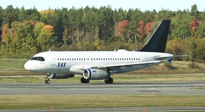 Airbus A319 von SAS in Hybrid-Bemalung: Schwarz kommt sonst nicht vor.