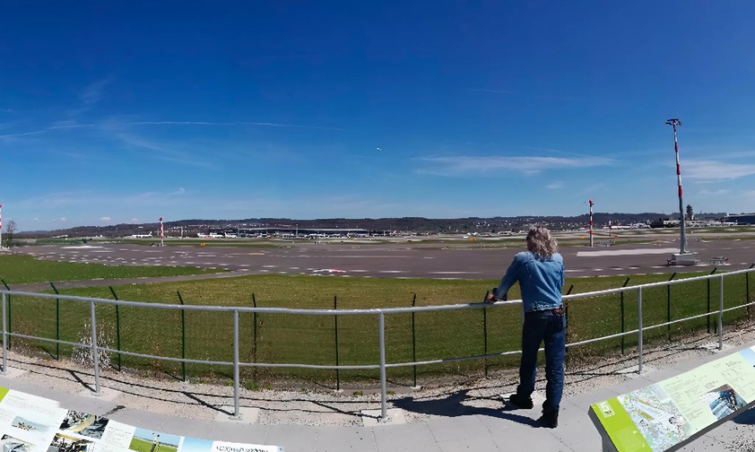 Der alte Spotterhügel: Beliebter Treffpunkt für Planespotterinnen und -spotter.