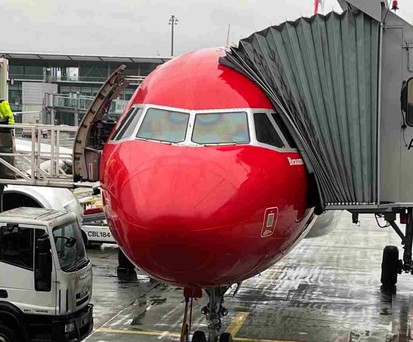Airbus A320 von Edelweiss am Flughafen Zürich: Ein Mann versteckte sich auf dem Flugzeug-Klo.