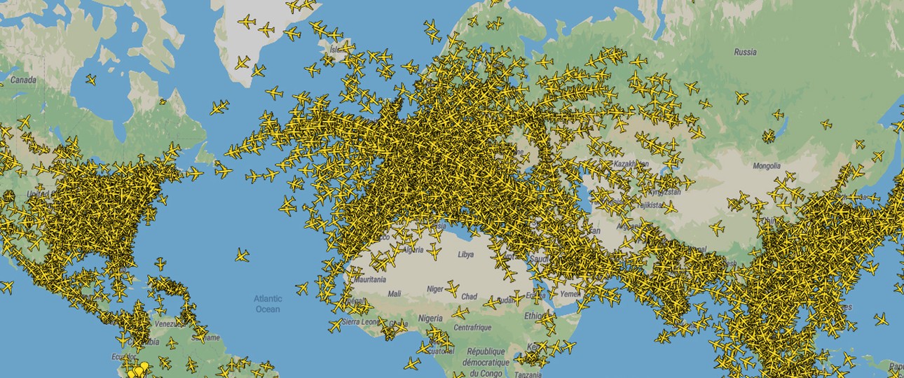 Flugzeuge, die am 30. Dezember um 13 Uhr in der Luft waren: Immer mehr Flüge, immer weniger Tote.