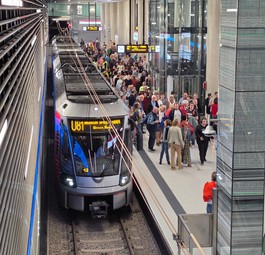 U80 und U81: Jetzt hat auch der Flughafen Düsseldorf einen Stadtbahn-Anschluss.