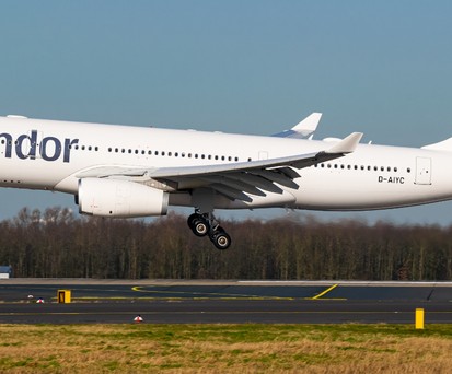 Die beiden A330, die bereits im Einsatz sind, aber noch eine weiße Lackierung tragen, werden bald angepasst.