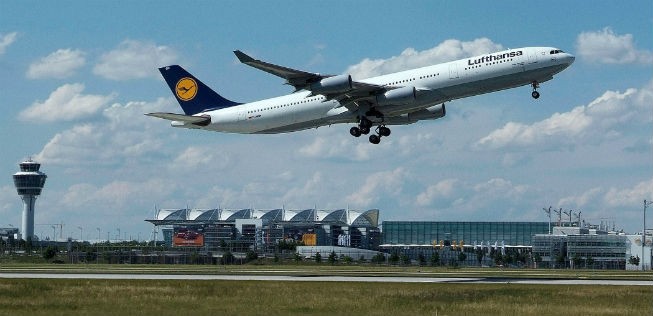 Airbus A340-300 von Lufthansa: He knows the way to San Jose.