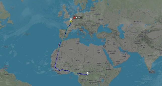Flugverlauf von AF757: Der Flug muss ein großes L fliegen.