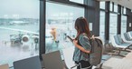 Das Smartphone und vergleichbare digitale Geräte und Techniken gehören mittlerweile so fest zum Flugreisen wie Nackenkissen und 100-Milliliter-Flaschen – aus gutem Grund.