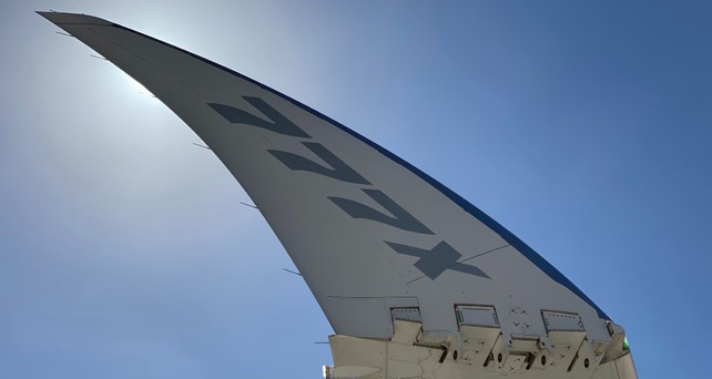 Hochgeklappte Flügelspitze der Boeing 777X