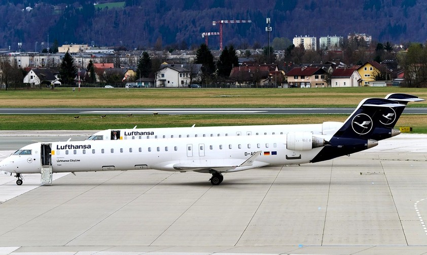 lufthansa citylinie bombardier crj 900 klagenfurt