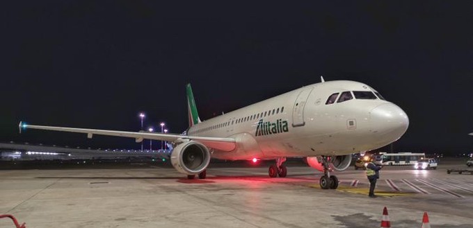 Der Airbus A320 mit dem Kennzeichen EI-DSV absolvierte den letzten Flug von Alitalia.