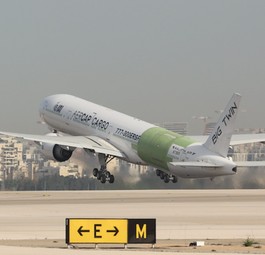 Boeing 777-300 ERSF: Bald im Einsatz.