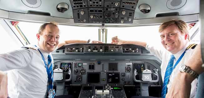 Der König der Niederlande flog als Kopilot in Fokker 70 von KLM mit.