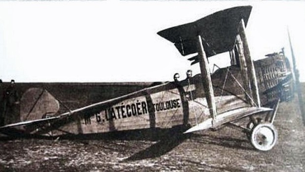 Es war die Geburtsstunde der Fliegerei auf den Kanarischen Inseln. 1923 erhielt die französische Post-Fluglinie Latècoére die Genehmigung für Flüge von Toulouse via Marokko nach Südamerika. Las Palmas wurde zum wichtigen Zwischenstopp.
