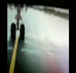 A350 verpasst fast die Piste