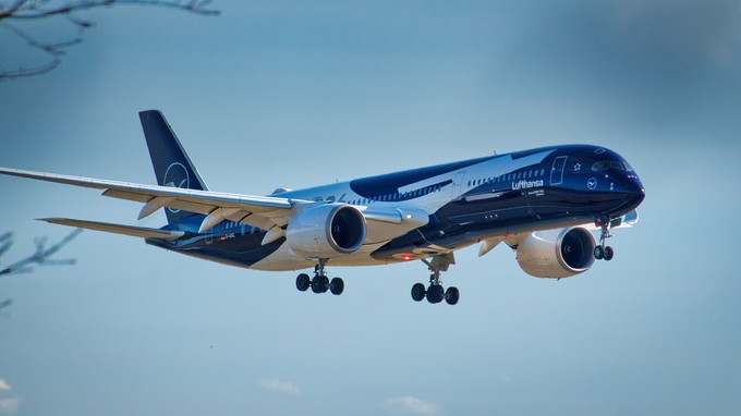 ... absolvierte der Airbus A350-900 mit dem Kennzeichen D-AIXL am 6. April 2026 erst einen ...