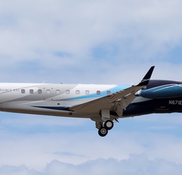 Eine Legacy 650: Bikini Jet hat eine im AOC.