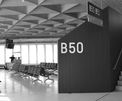 Abflugsteig am Flughafen Köln/Bonn heute: Zeitlose Architektur aus den 1970er-Jahren.