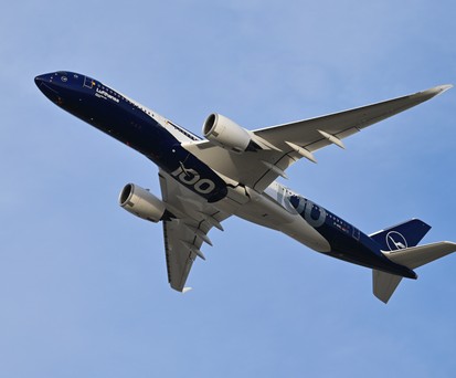 Airbus A350 von Lufthansa: Wer auf Langstrecken seinen automatisch zugewiesenen Sitzplatz tauschen möchte, muss bei Lufthansa Group künftig in vielen Tarifen bezahlen.