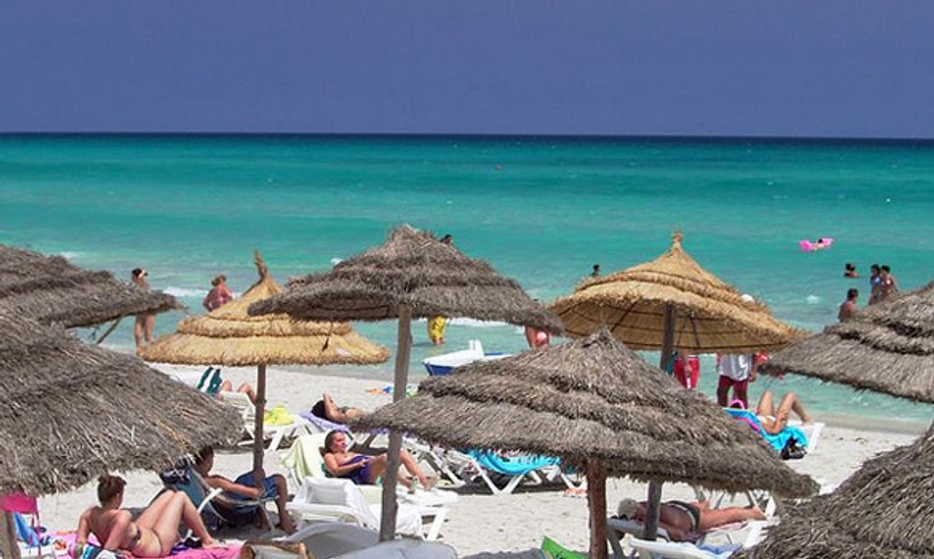 Strand in Tunesien: Massiv weniger Touristen seit den Unruhen.