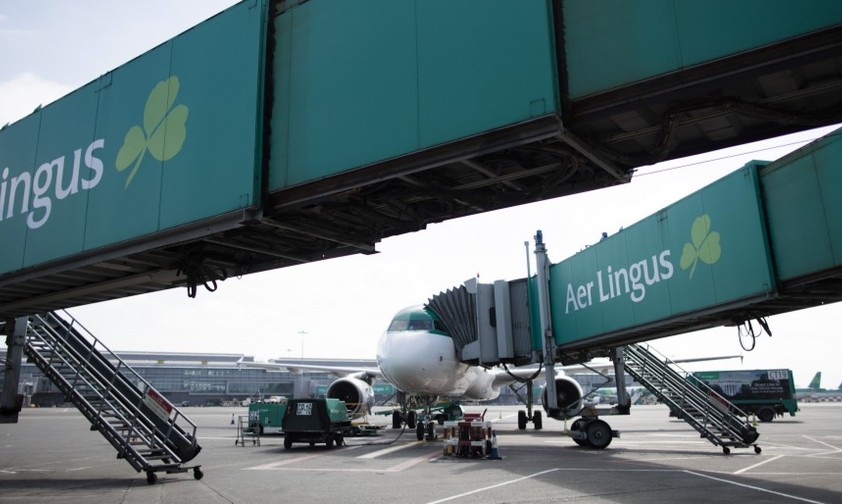 Flieger von Aer Lingus in Dublin: Ein Mann gelangte ohne Papiere an Bord.