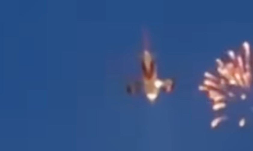 Feuerwerk und Flugzeug: Keine gute Kombination. 