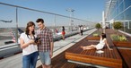 «Was ist das da für ein Fleck auf dem Bild, Finn» - «Der Maschendrahtzaun, Anna»: Spotter freut die neue Frankfurter Terrasse nicht.