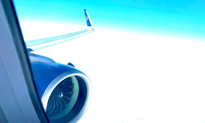 Blick aus einem Airbus A320 Neo von Aegean Airlines: Vie zu neidriger Anflug in Genf.