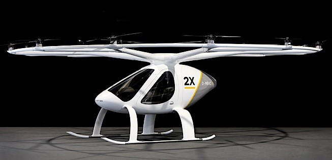 Auf eine moderne Version des Helikopters setzt der deutsche Hersteller Volocopter mit einem Zweisitzer.