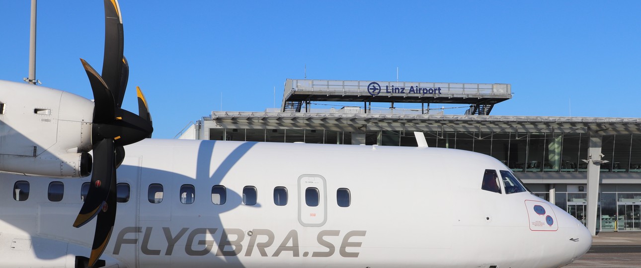 ATR von Braathens für Austrian am Flughafen Linz: bald ist es vorbei.