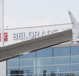 Flughafen Belgrad: Seit dem Ukraine-Krieg oftmals Umsteigeort für Russinnen und Russen.