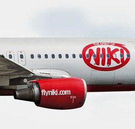 Flugzeug von Niki: Auch die österreichische Tochter wird abspecken müssen.