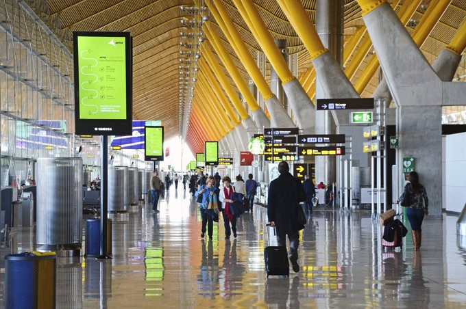 <strong>9th place.</strong>  Spain: 19'289 take-offs per week. The image shows the airport Madrid-Barajas.