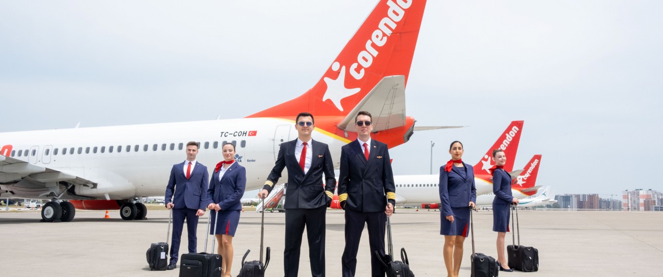 Crew von Corendon Airlines: Wieder positiv gestimmt.