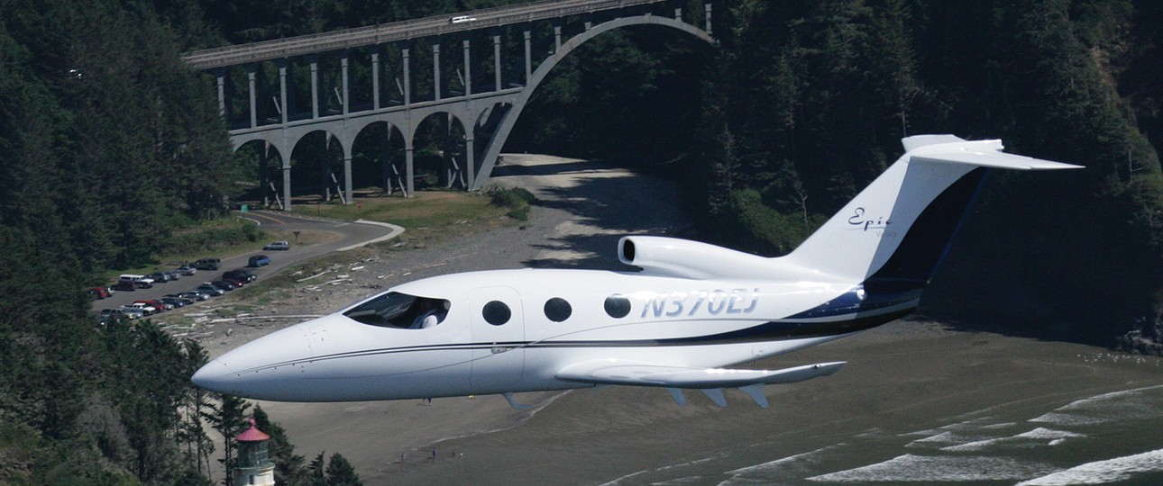 Die Epic Victory hat Platz für 3 bis 4 Passagiere. Sie ist 10,2 Meter lang und gilt als Very Light Jet.