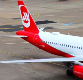 Am 15. August stellte Air Berlin einen <a href="https://www.aerotelegraph.com/deutsche-regierung-stuetzt-air-berlin" target="_blank" rel="noopener">Antrag auf Eröffnung eines Insolvenzverfahrens</a> in Eigenverwaltung. Am 27. Oktober wurden die <a href="https://www.aerotelegraph.com/abschied-air-berlin-duesseldorf-das-sind-unsere-strecken-und-flugzeuge" target="_blank" rel="noopener">letzten Flüge der zweitgrößten deutschen Fluglinie offiziell verabschiedet</a>.